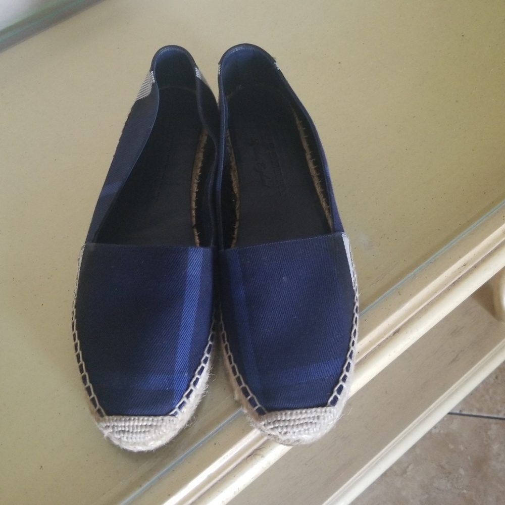Burberry shoes size 8 new Authentic